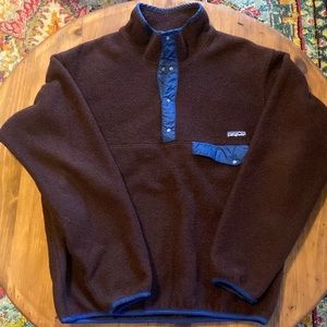 MAKE AN OFFER!!! 2001 Patagonia sweatshirt. Size M